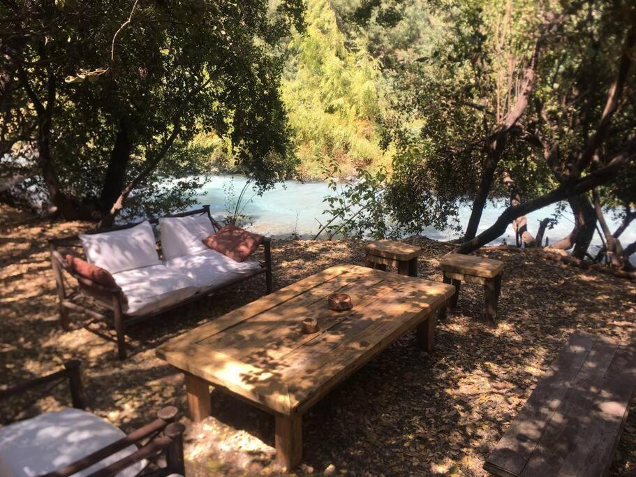 Сasa de vacaciones Iluminada Casa De Piedra Entre Bosque Y Rio Santiago de Chile