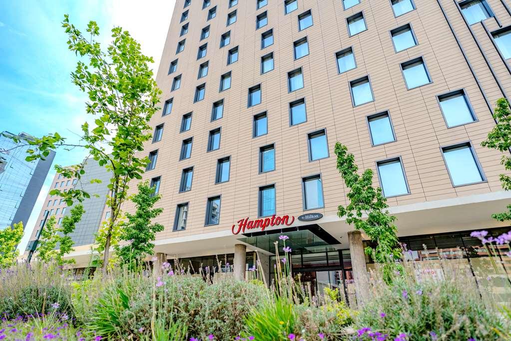 Hampton By Hilton Condes