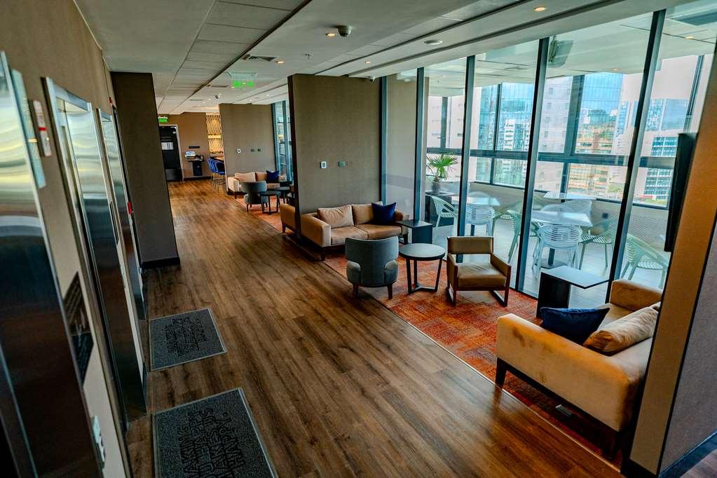 Hampton By Hilton Condes Hotel Santiago