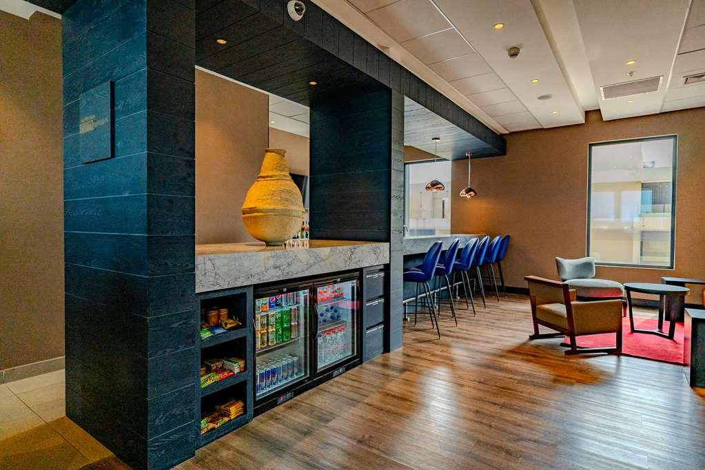 Hampton By Hilton Condes *