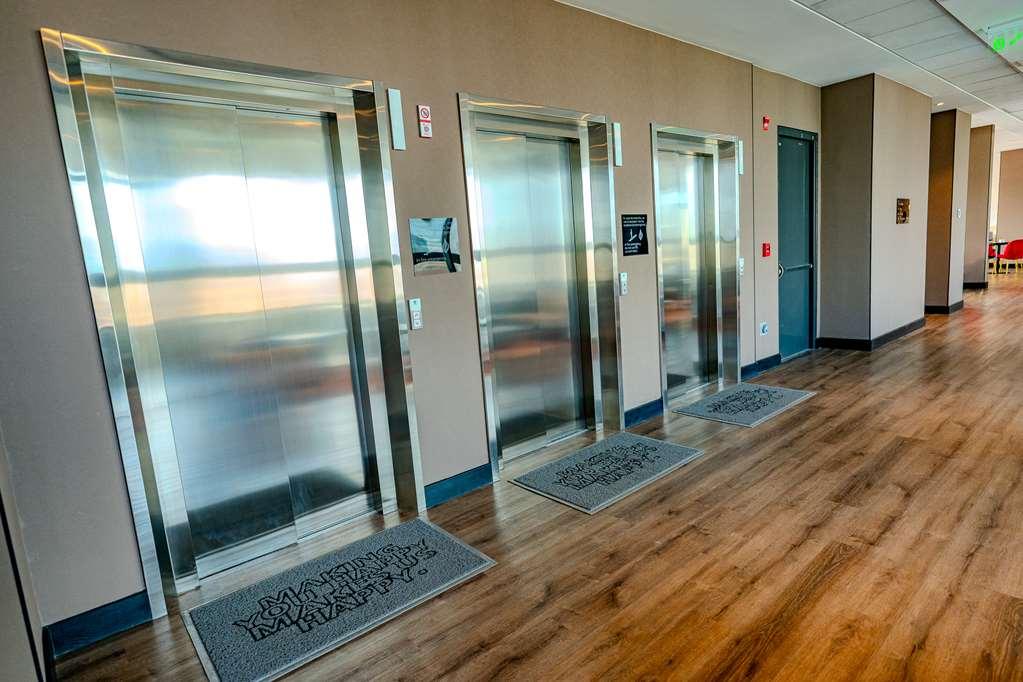 Hampton By Hilton Condes