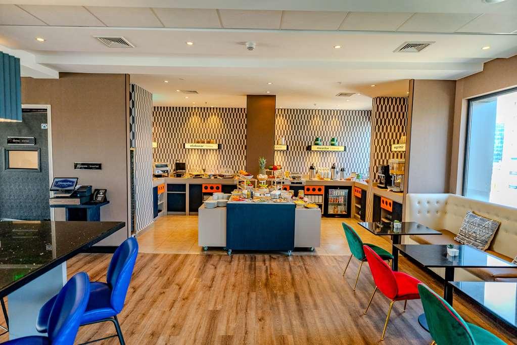 Hampton By Hilton Condes