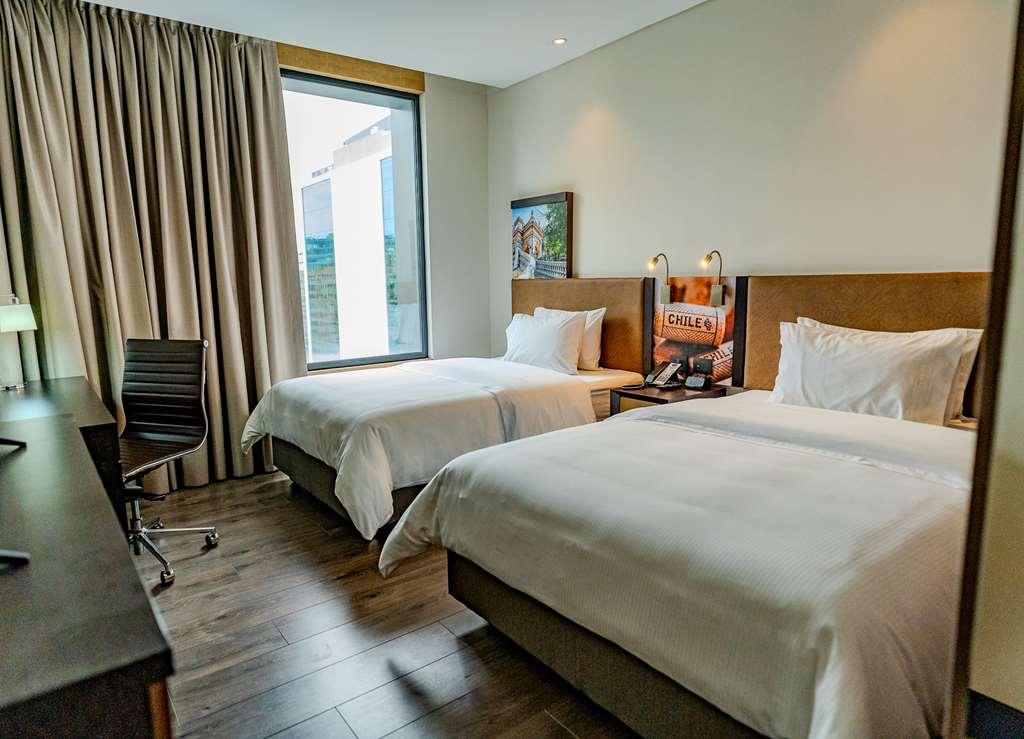 Hampton By Hilton Condes
