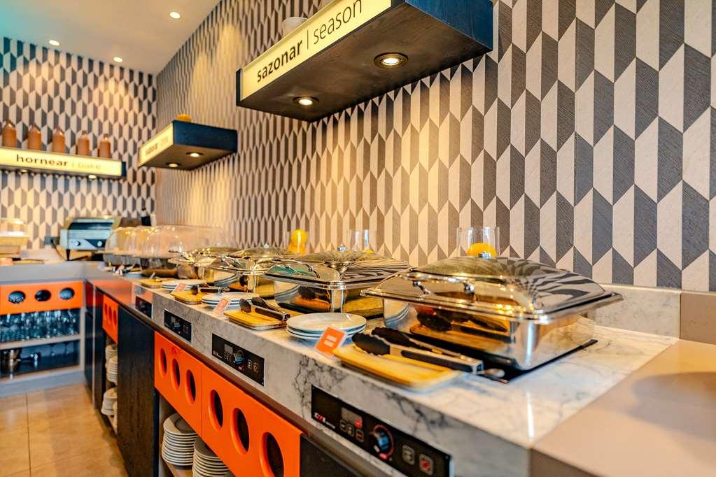 Hampton By Hilton Condes