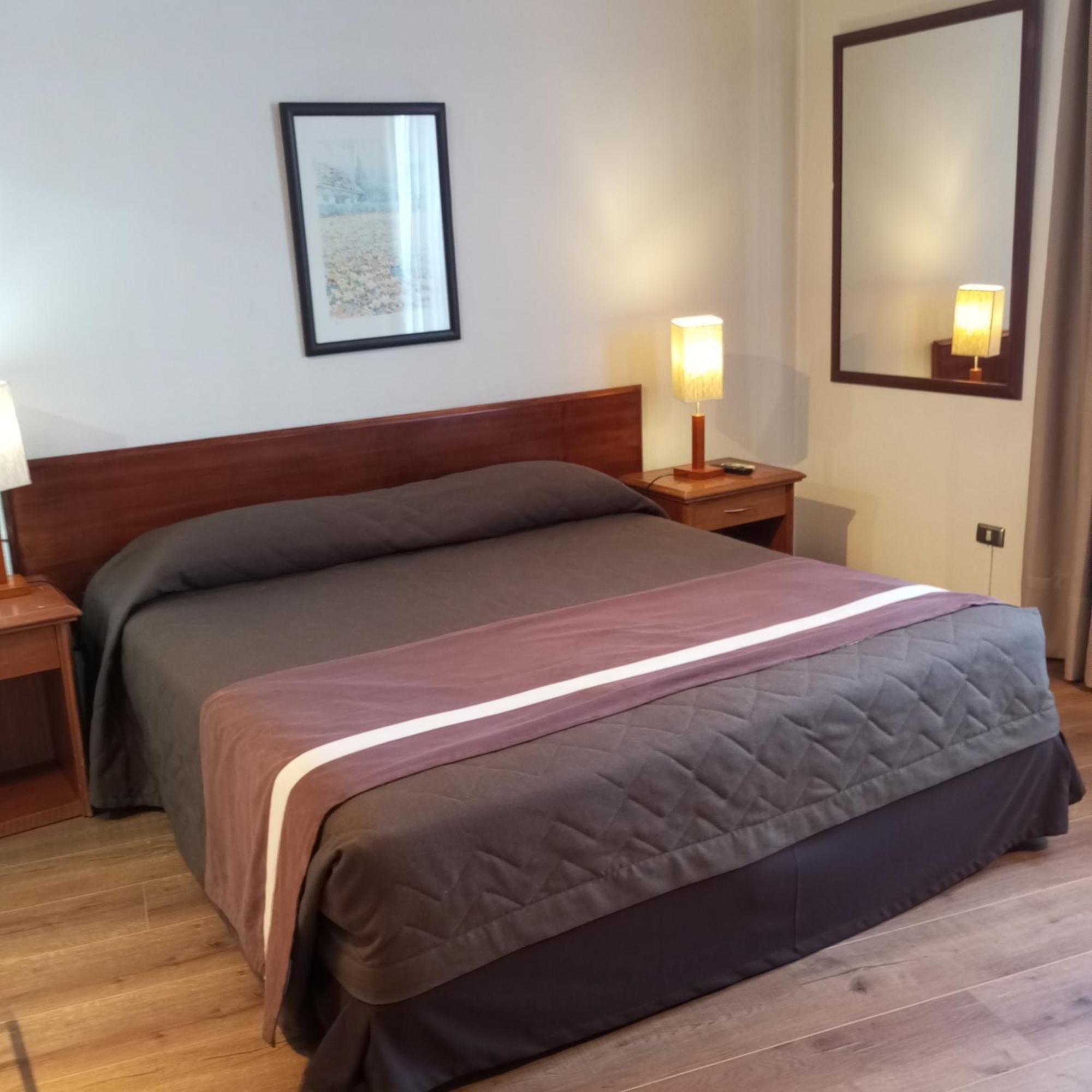 Khách sạn Alcala Del Rio 3*