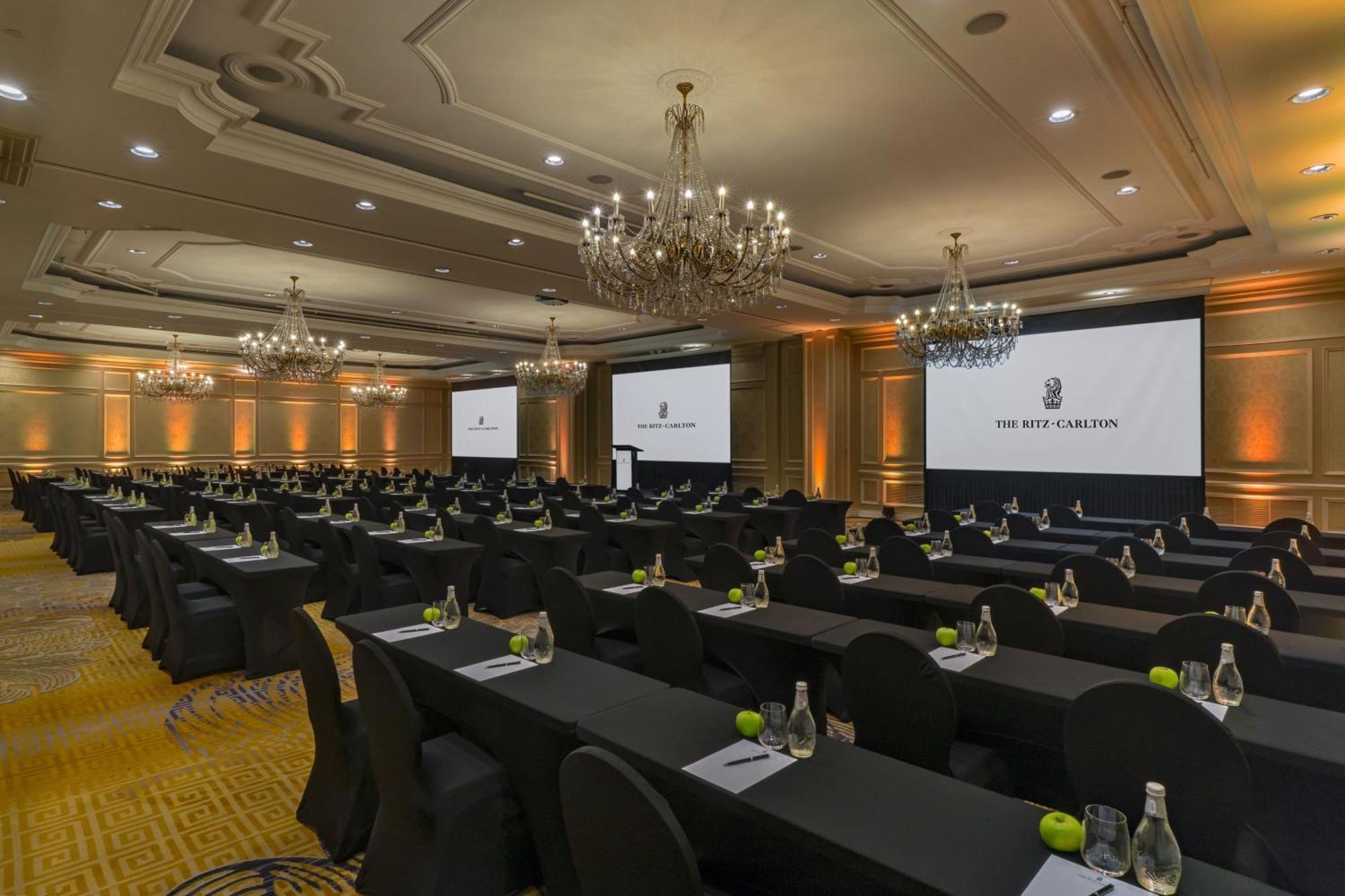 The Ritz-carlton,