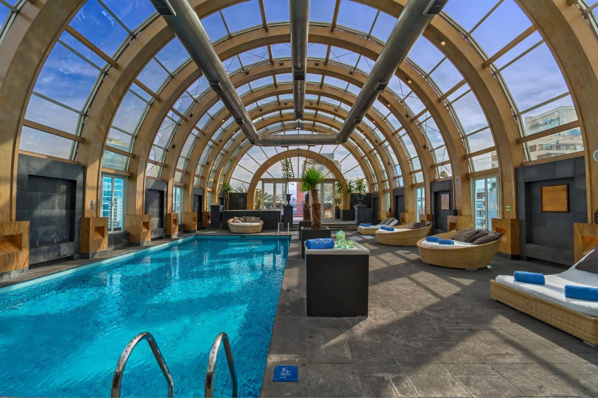 The Ritz-carlton,