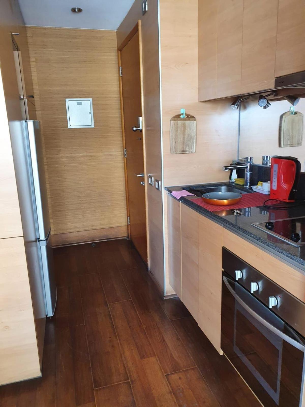 Departamento Con Balcon Centrico En Metro Pedro De Valdivia * Santiago