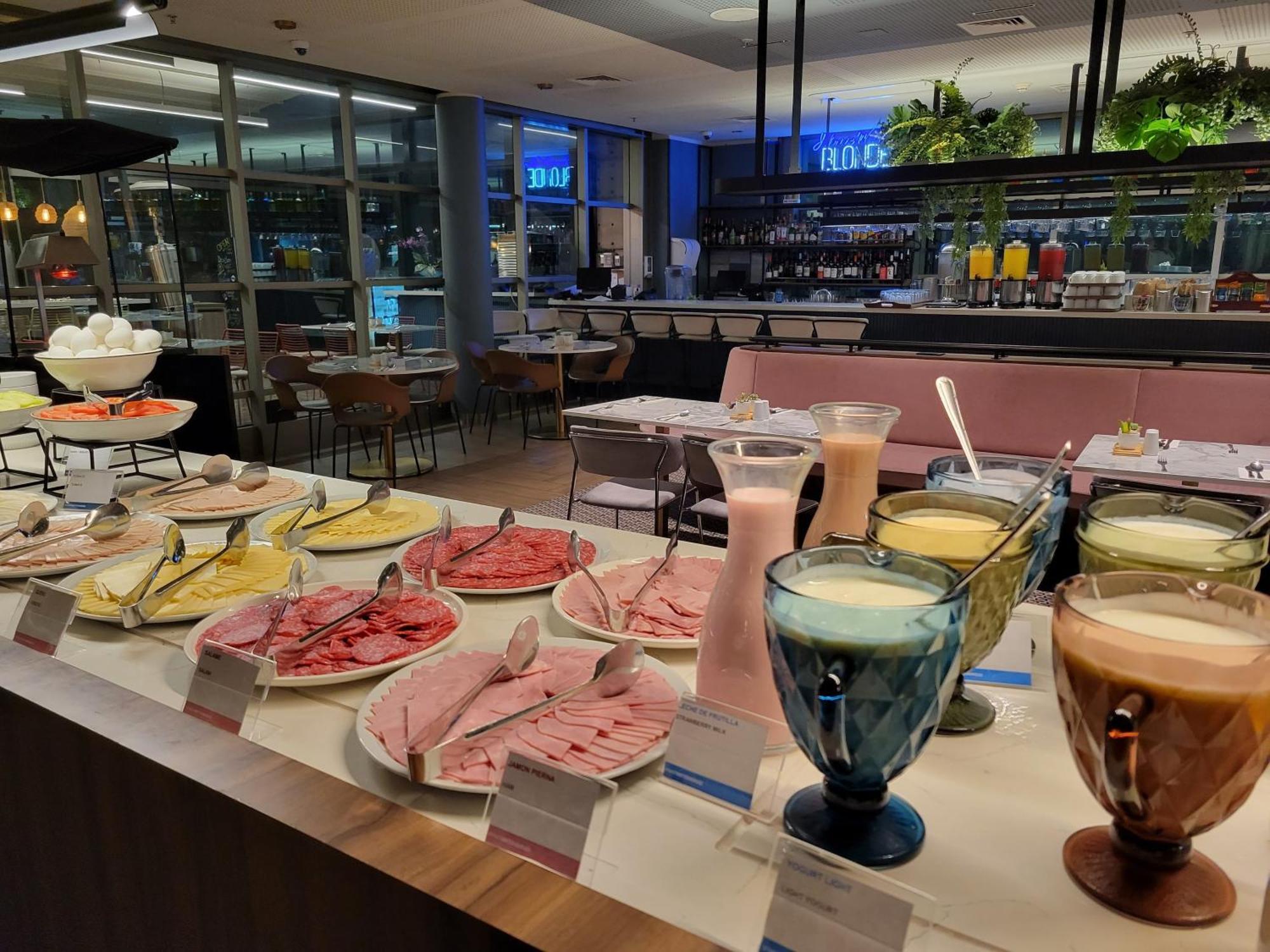 Khách sạn Novotel Condes 4*