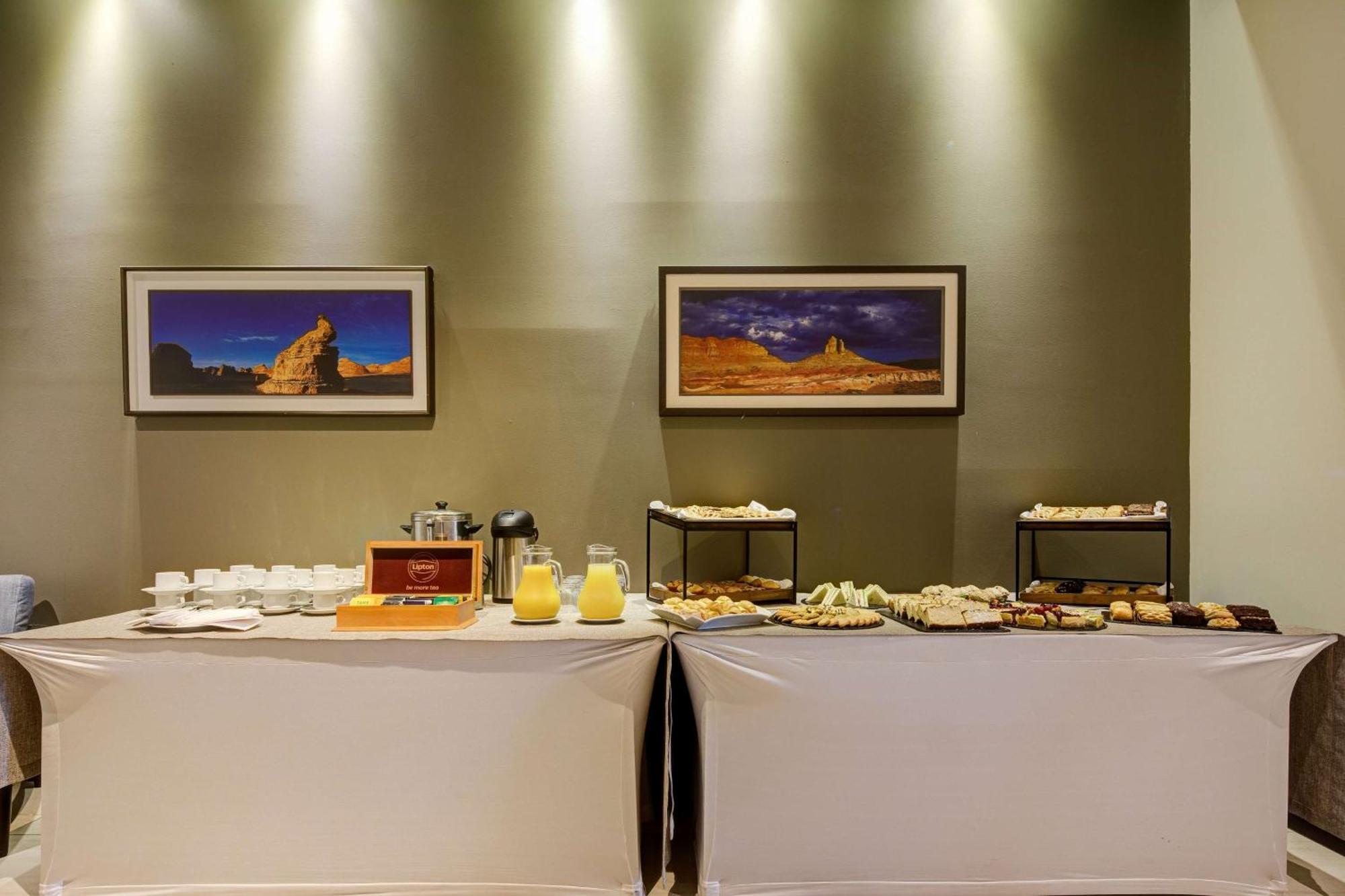 La Quinta By Wyndham Aeropuerto 4*