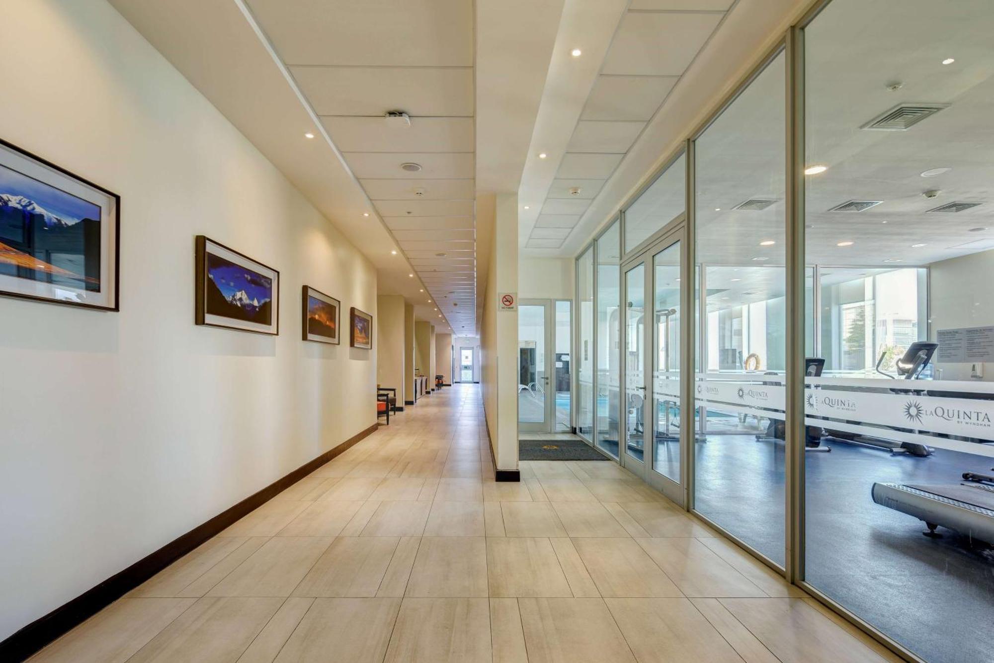 Hotel La Quinta By Wyndham Aeropuerto 4*