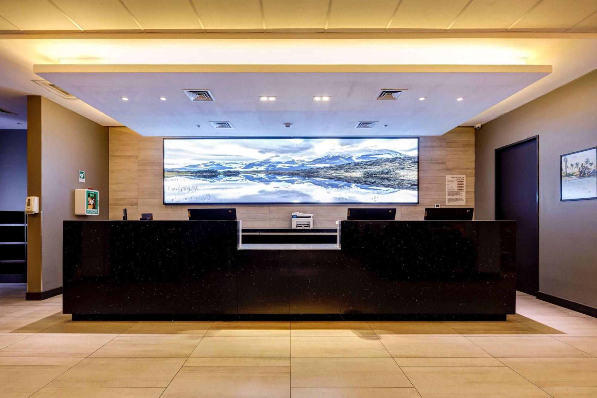 Hotel La Quinta By Wyndham Aeropuerto 4*