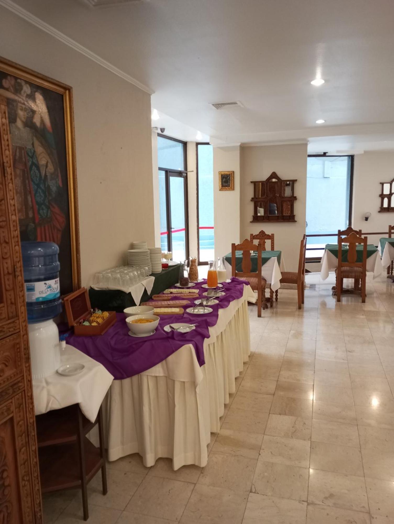 Khách sạn Alcala Del Rio