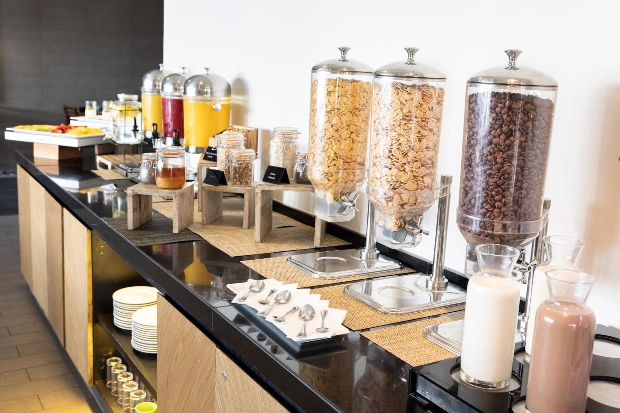 - Airport Terminal By Ihg Hotel Santiago