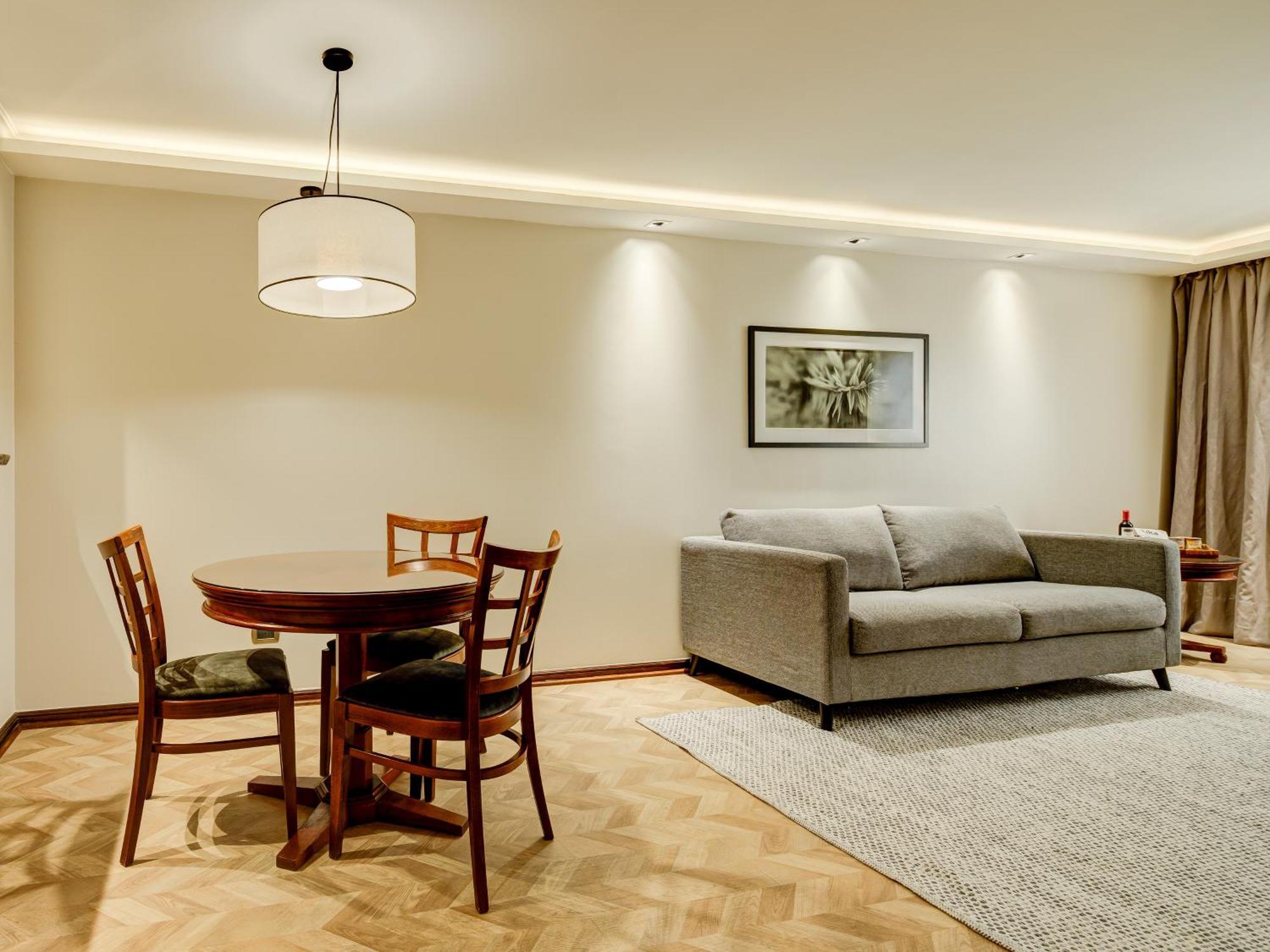 Plaza El Bosque Ebro Hotel
