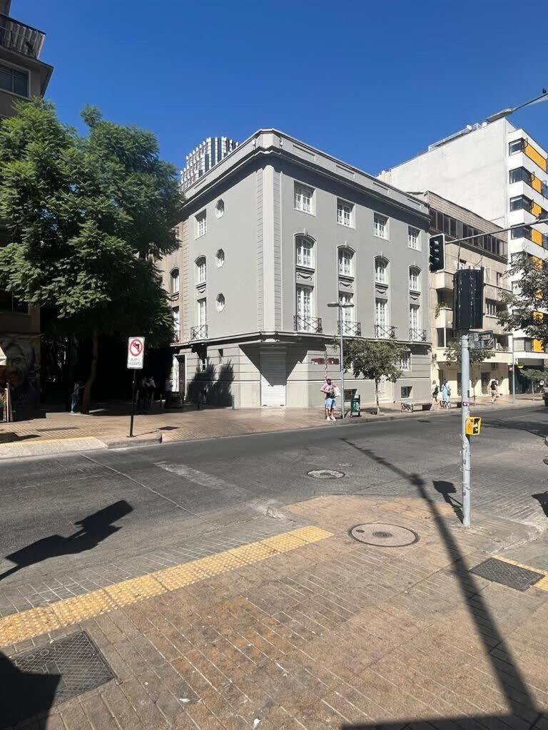 Hom I Acogedor Y Luminoso En Monjitas Servicio * Santiago