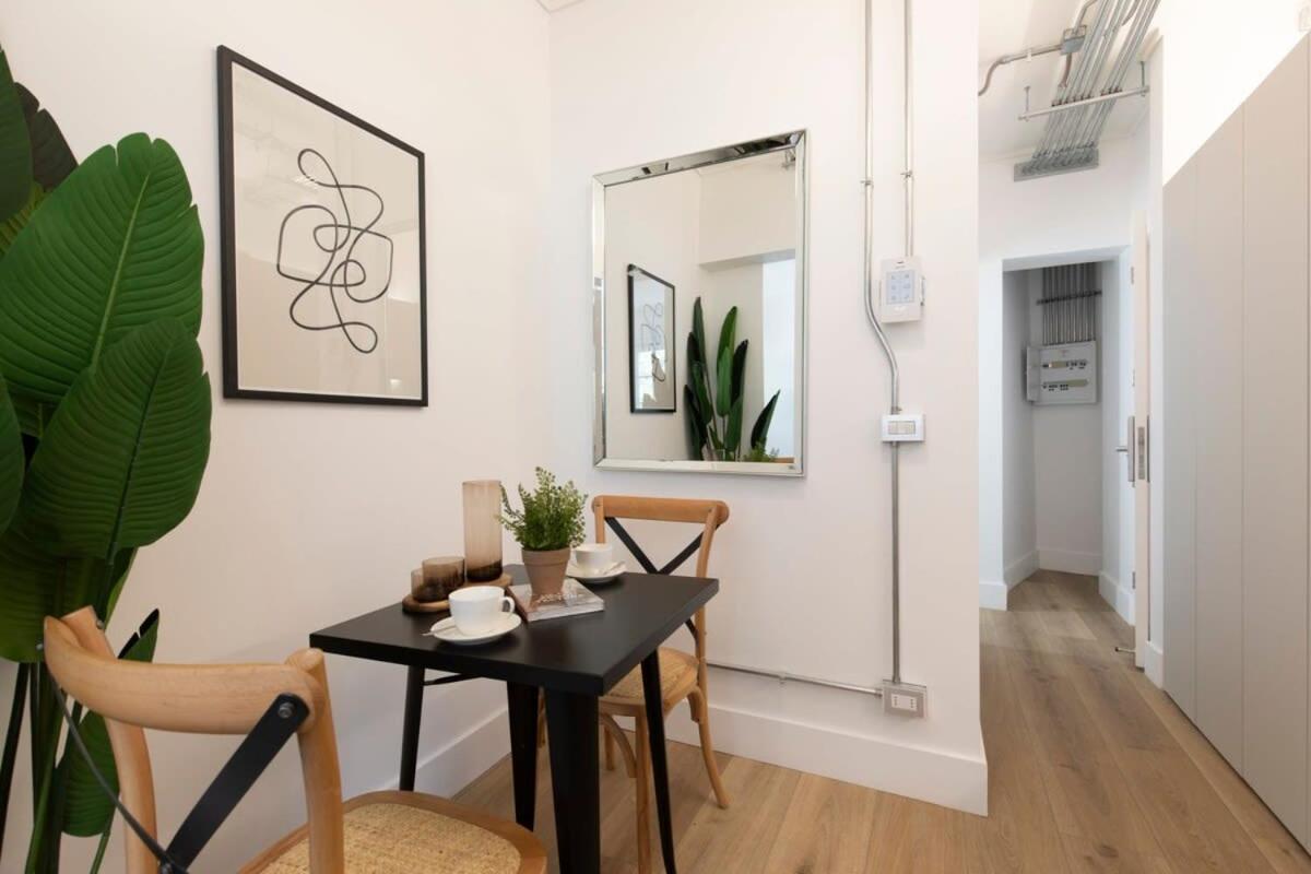Apartment Hom I En La Calle Monjitas Corazon De *