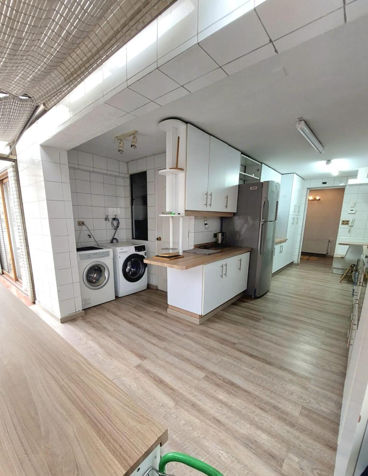 Hermoso Depto En Condes Parque Arauco, 10 Personas Apartment *