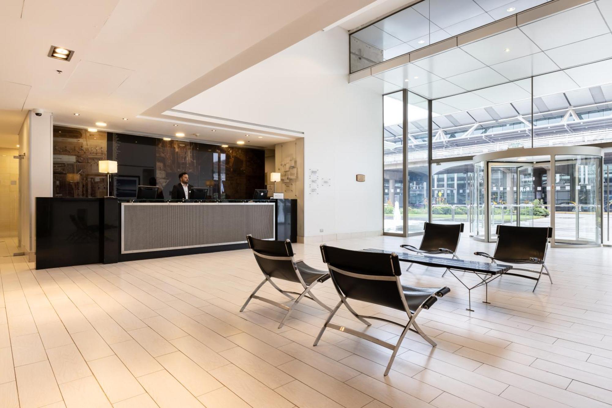 - Airport Terminal By Ihg Santiago