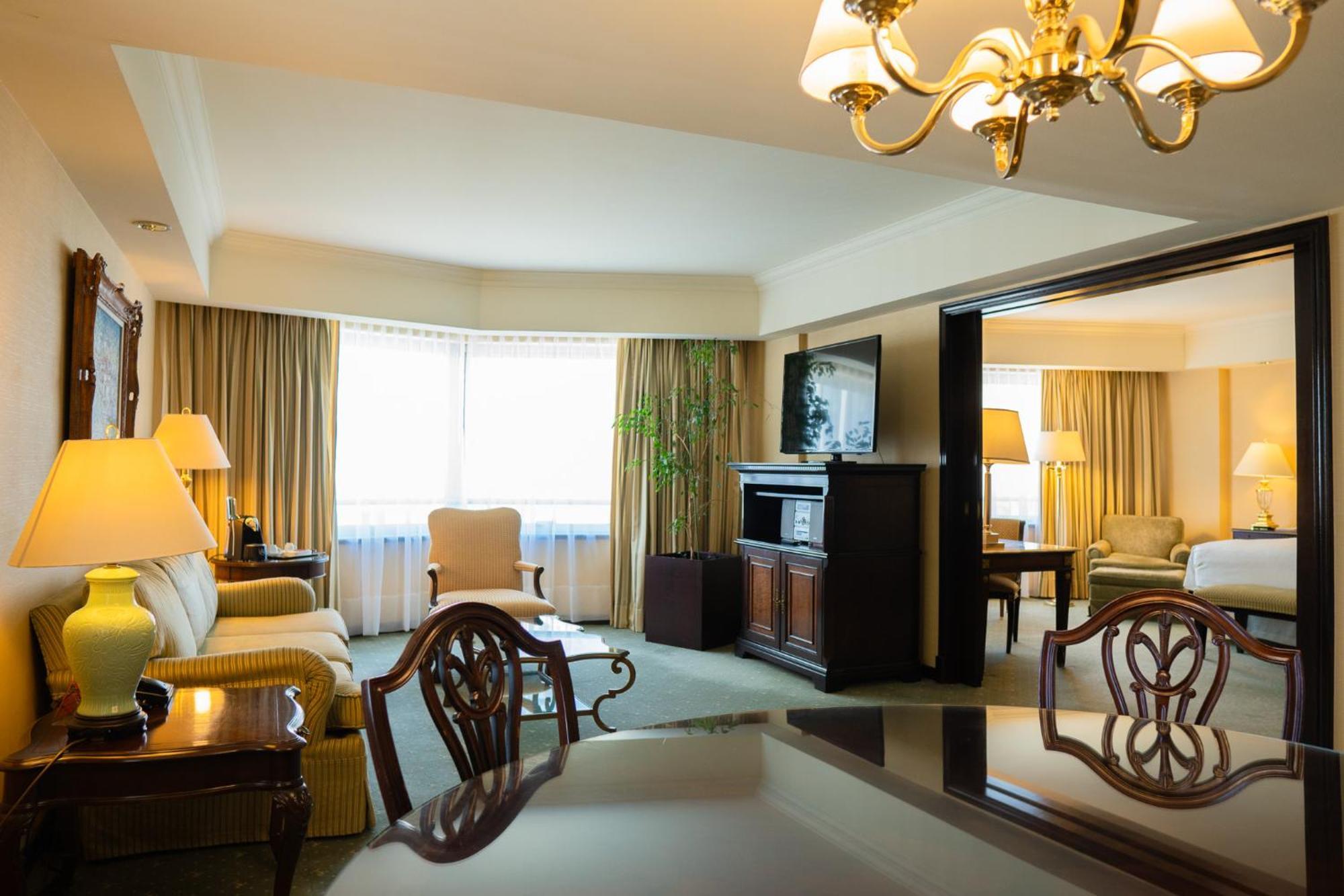 Sheraton & Convention Center Hotel