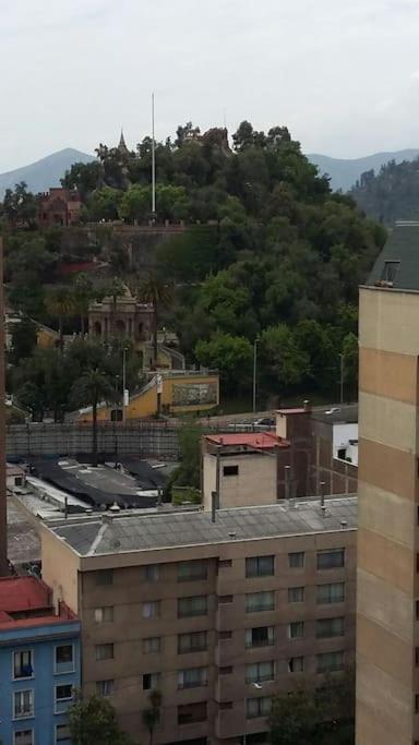 Vista A Cerro Santa Lucia Con Aire Acondicionado Apartment Santiago