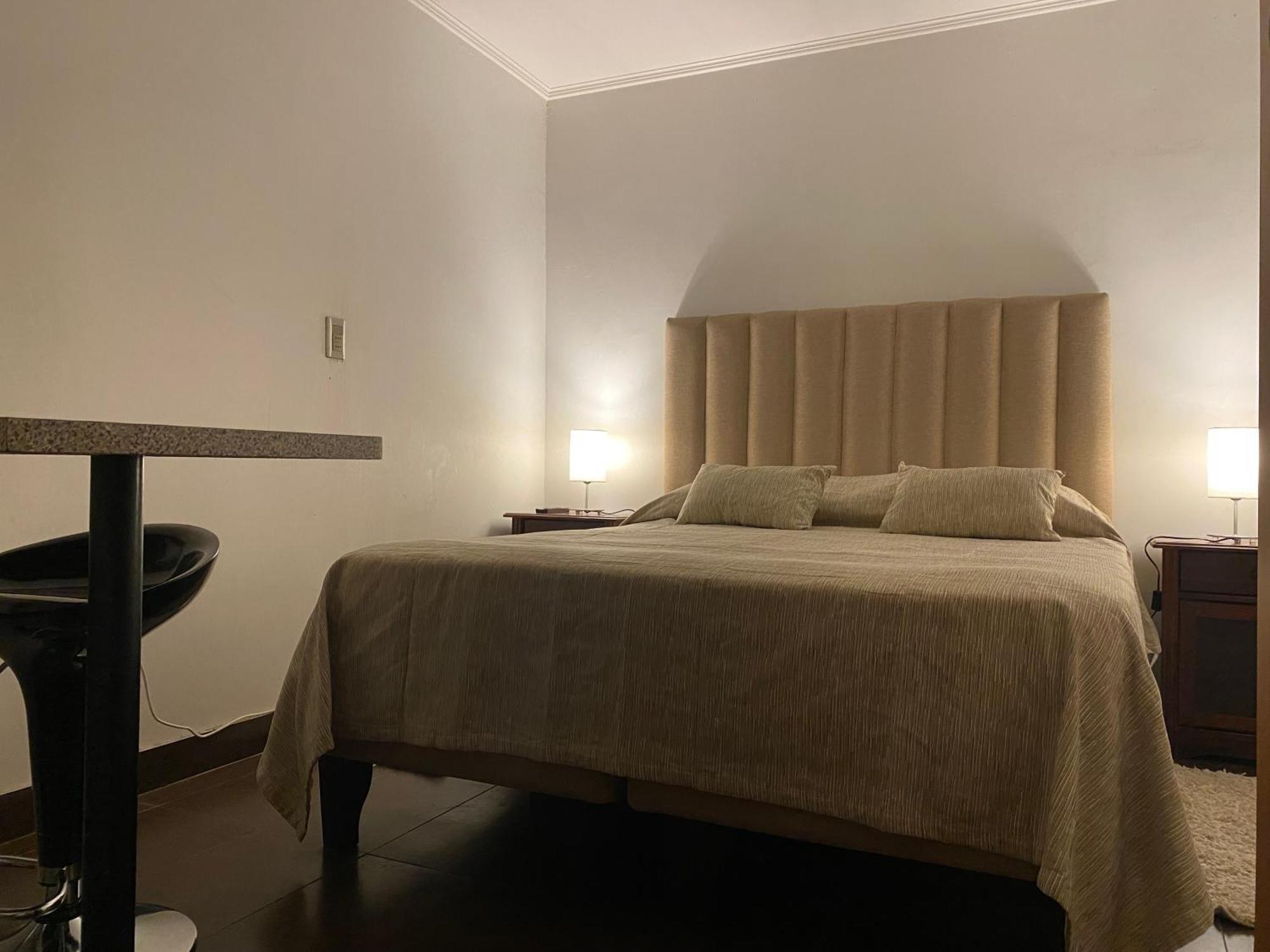 Hostal Regina Guest house