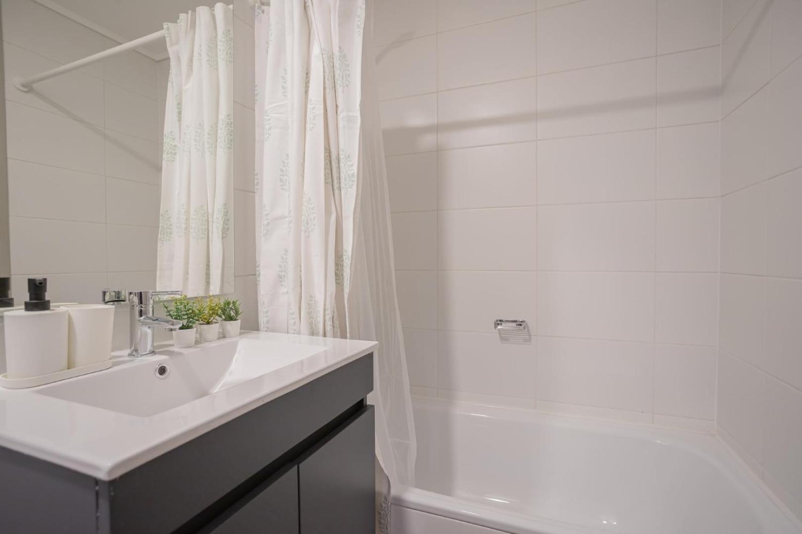 Disfruta De Un Moderno Depto Con Piscina Y Gym Apartamento