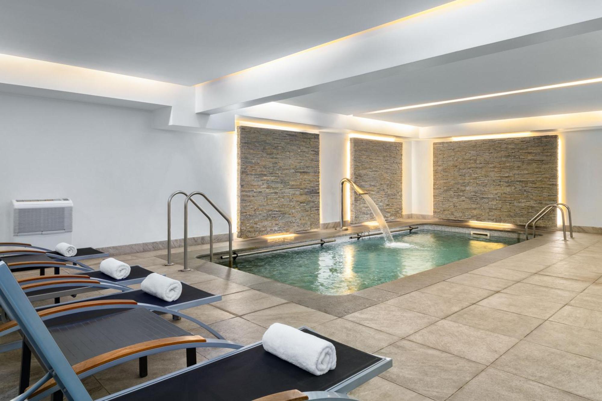 Wyndham Garden Kennedy Khách sạn 4*