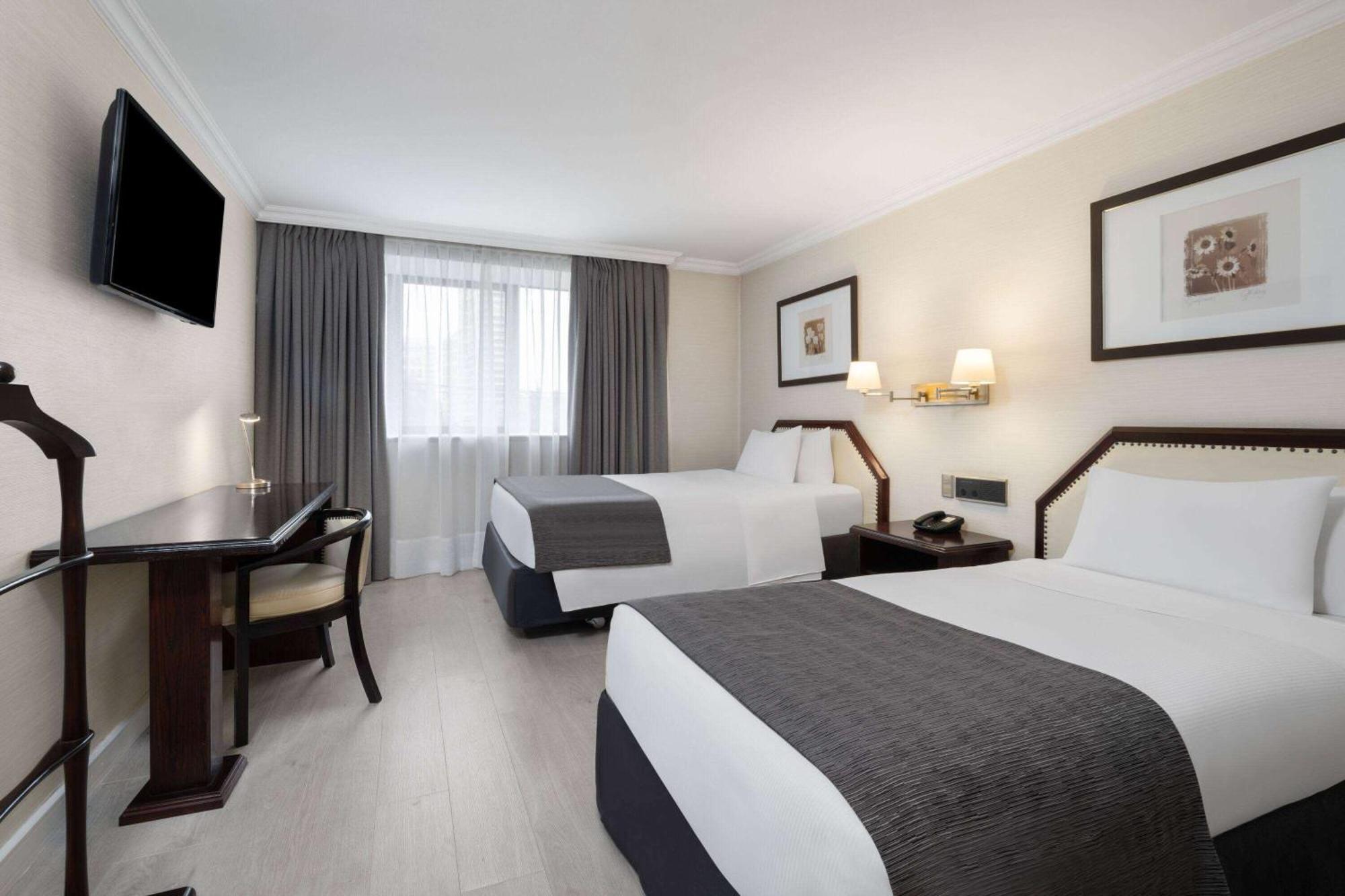 Khách sạn Wyndham Garden Kennedy
