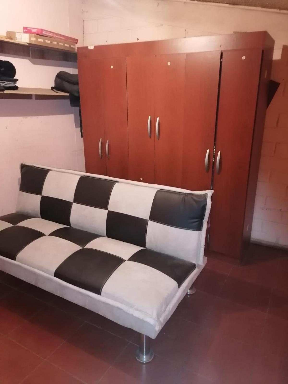 Homestay Se Arrienda 1 Casa Huechuraba, Bandurrias *