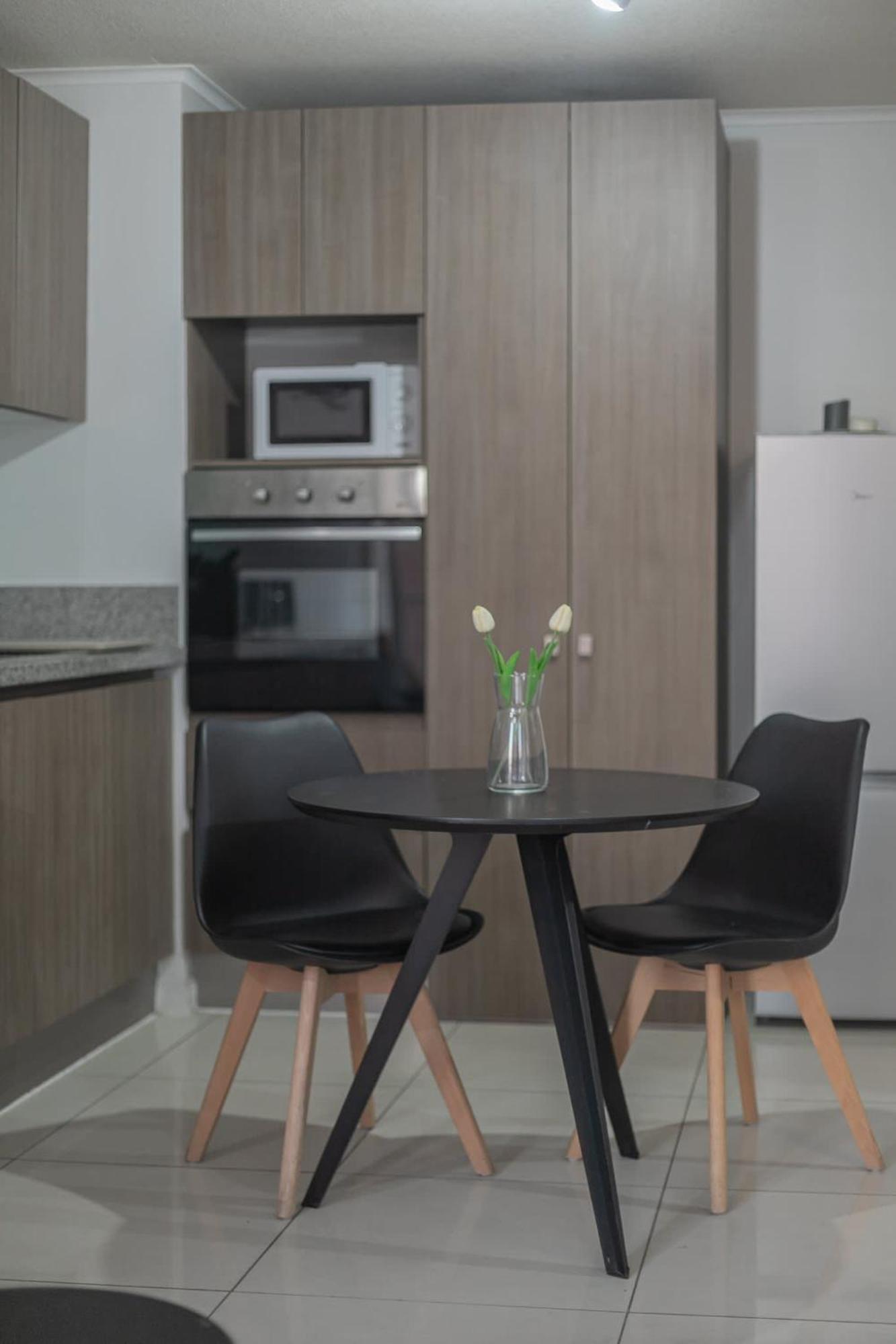 Experimenta El Alma Vibrante De Nuestra Capital Apartment