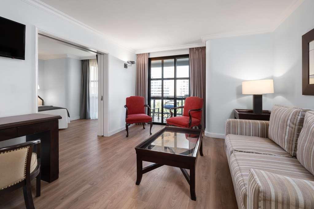 Wyndham Garden Hotel *