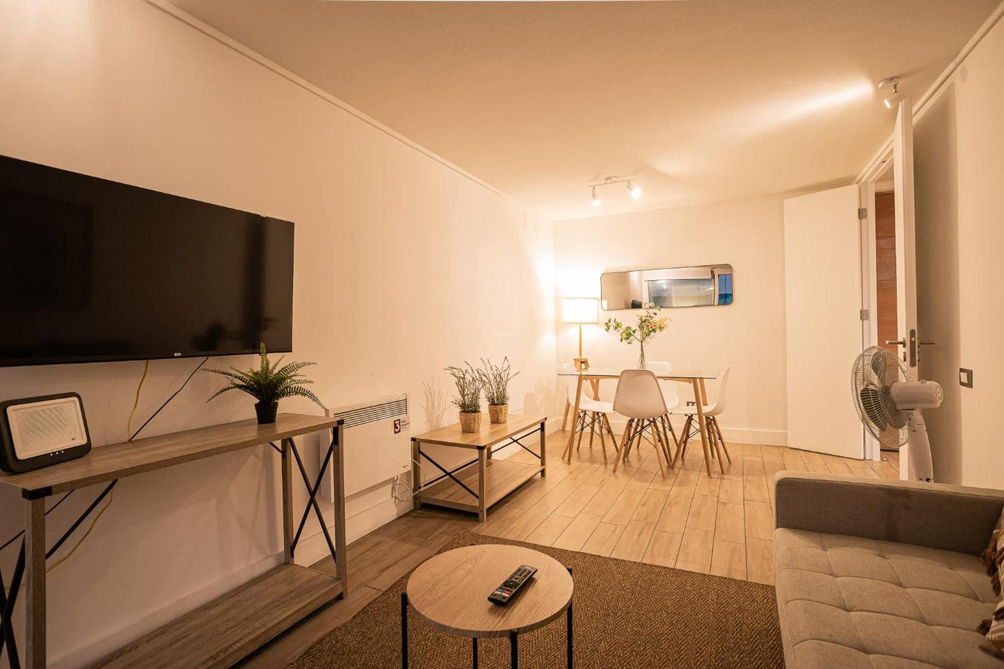 And Cozy Steps Away From Clinica Condes Apartment *