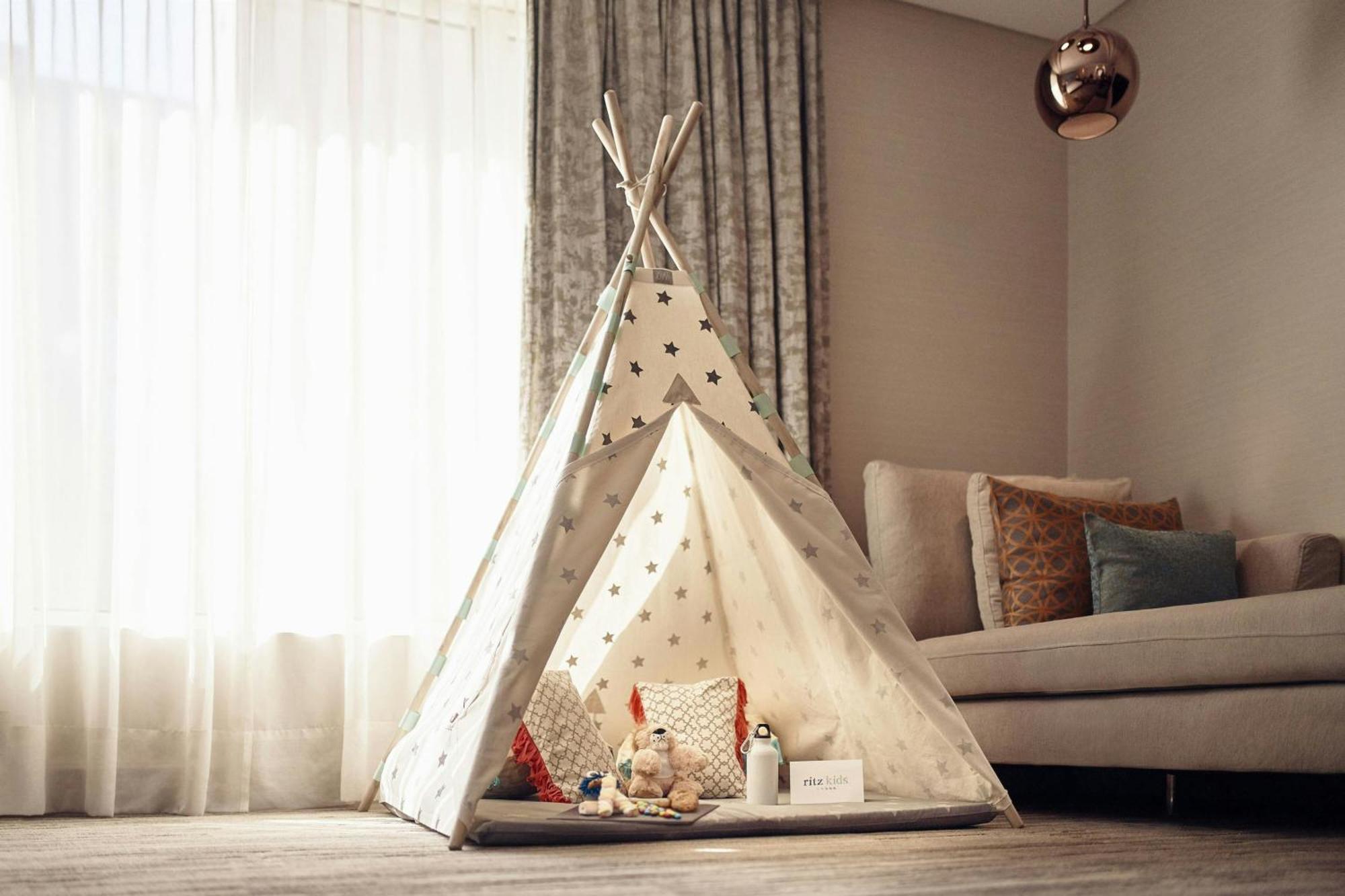 The Ritz-carlton,