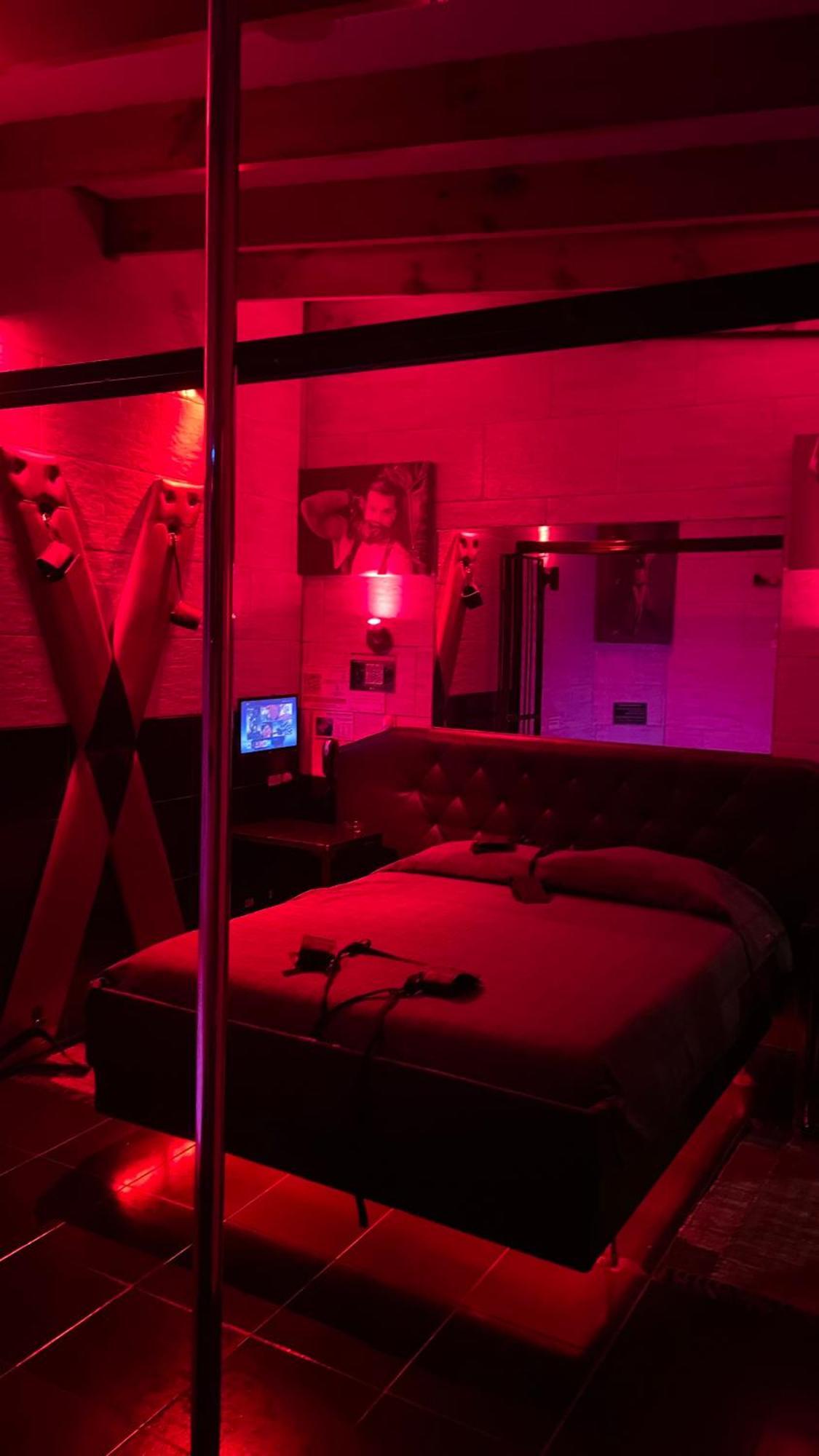 Love hotel 777 Santiago