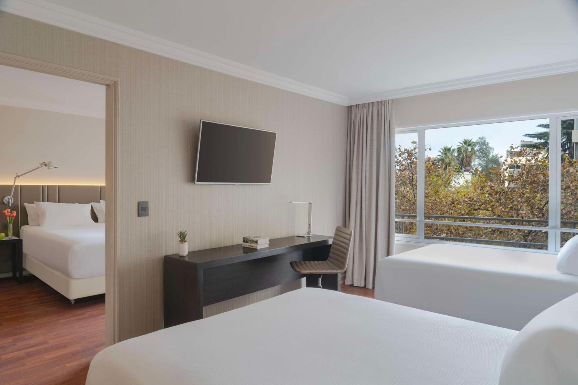 Nh Ciudad De Hotel