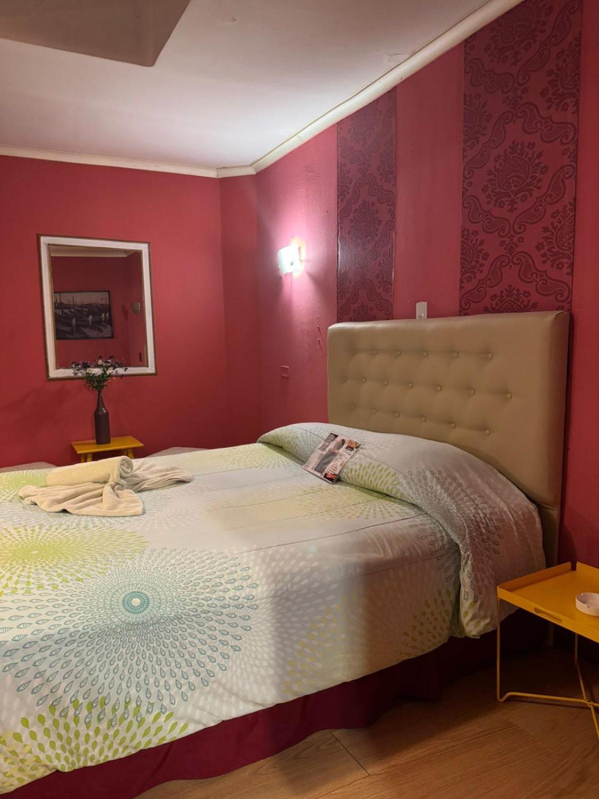 Toesca, Cercano A Movistar Arena Love hotel