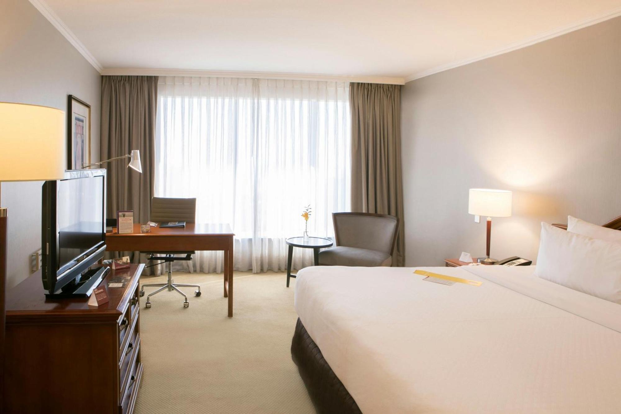 Plaza Hotel 5*