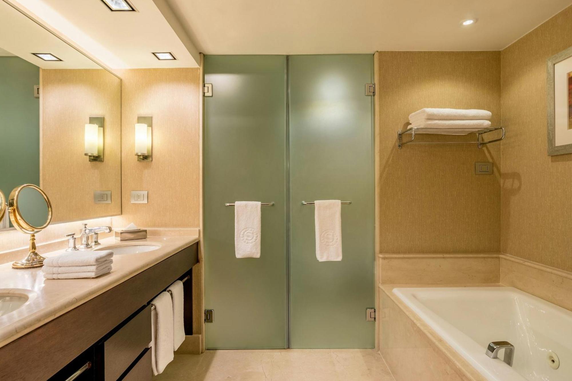 Sheraton & Convention Center 5* Santiago