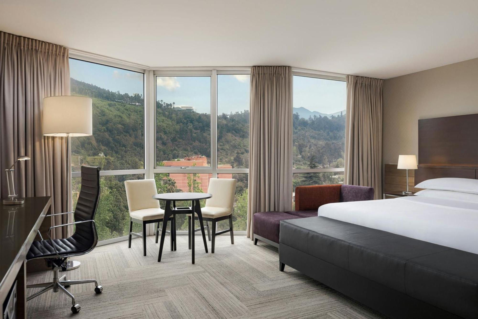 Sheraton & Convention Center Hotel