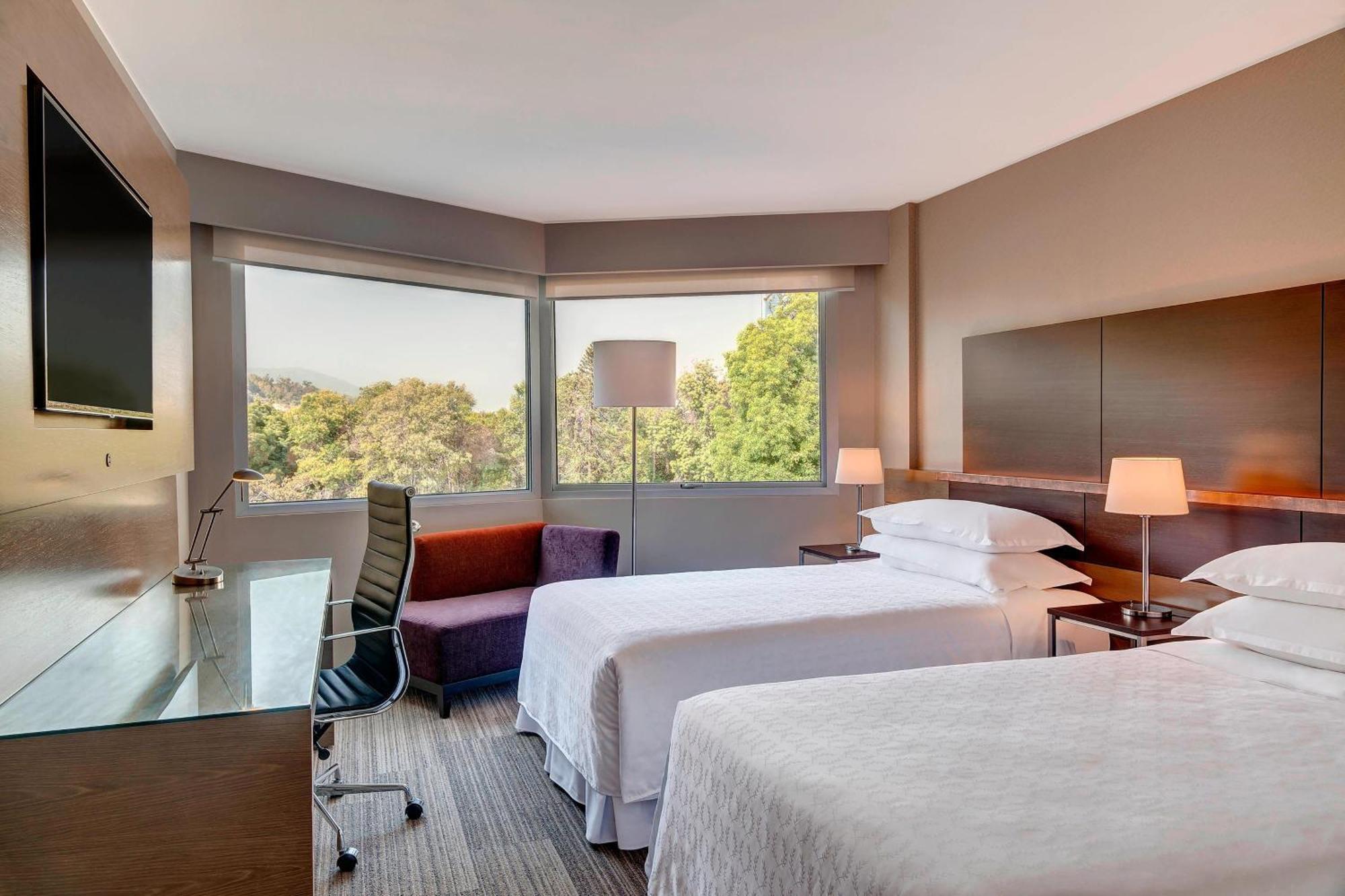 Hotel Sheraton & Convention Center 5*