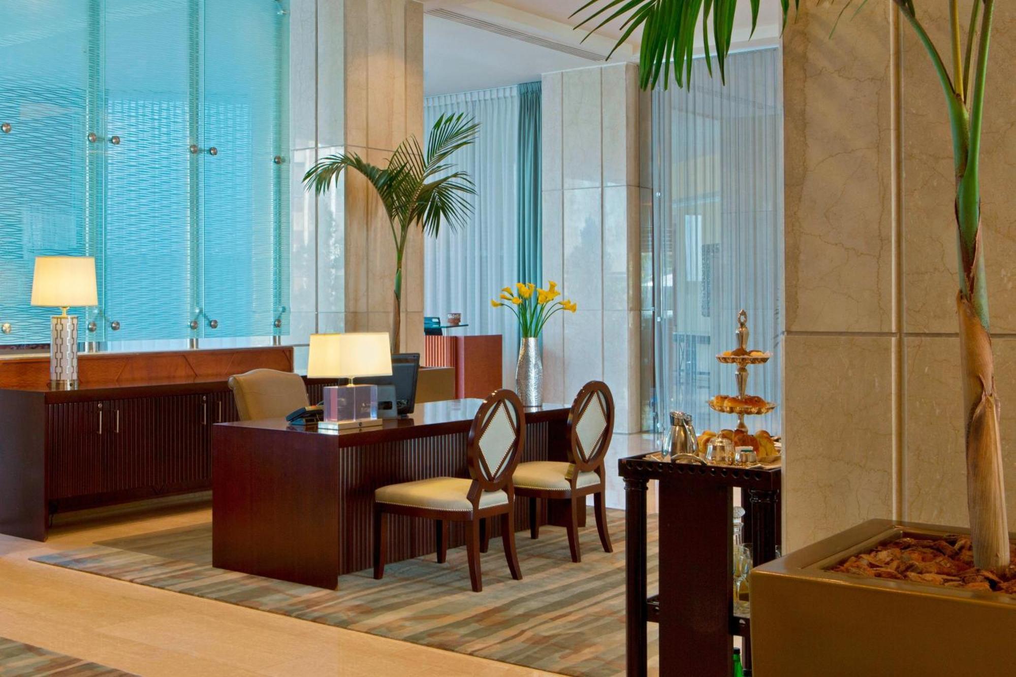 Sheraton & Convention Center Hotel 5*