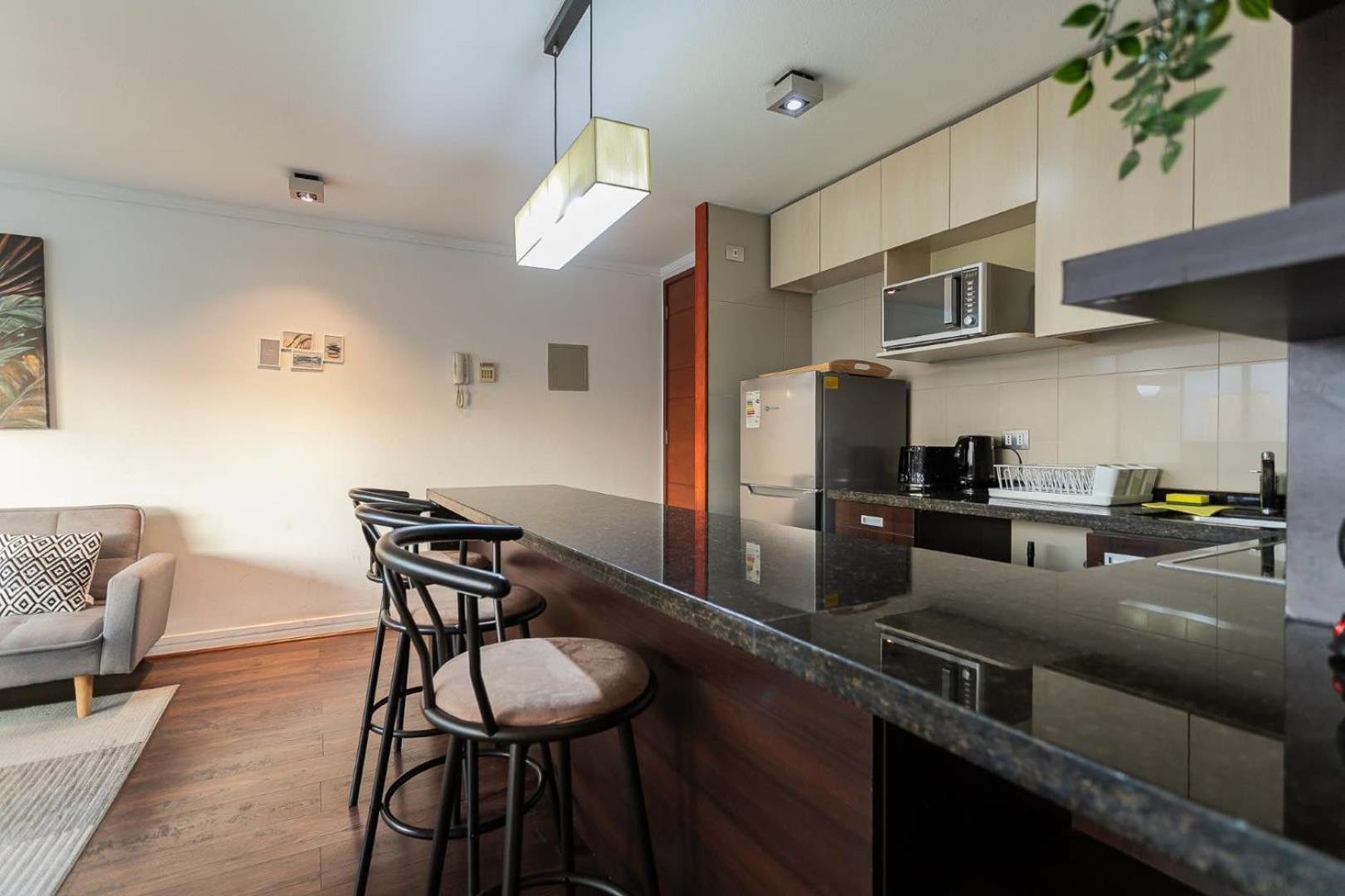 Apartment Spacious Steps Away From Parque Arauco