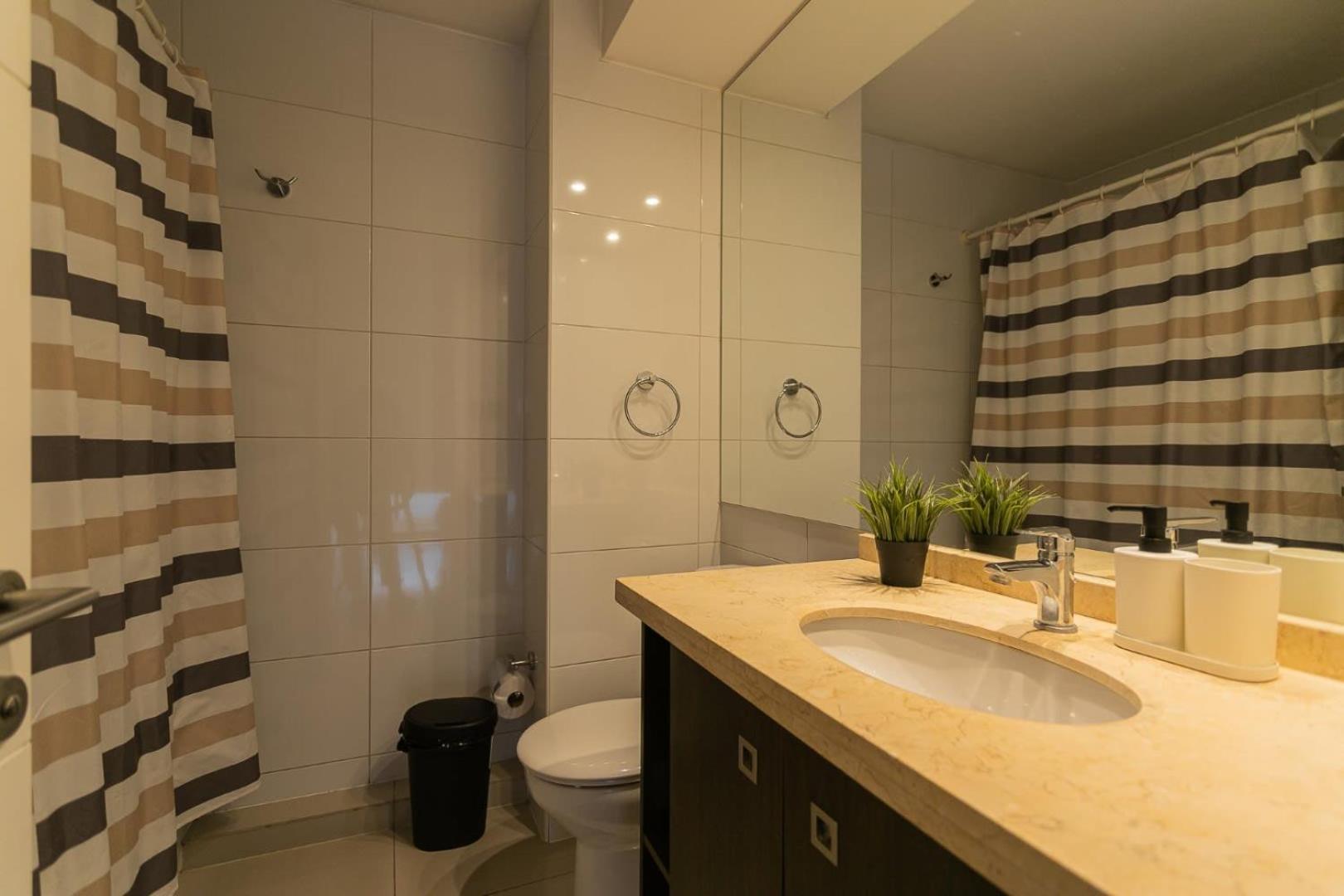 Apartment Spacious Steps Away From Parque Arauco