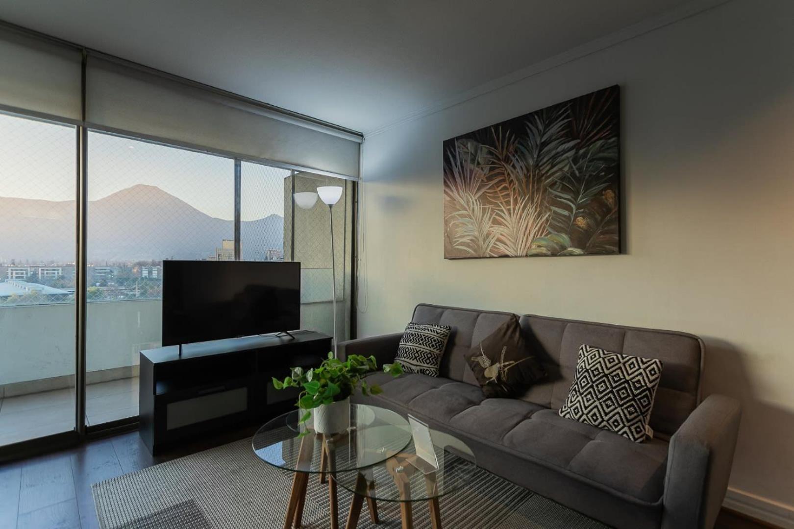 Apartment Spacious Steps Away From Parque Arauco Santiago