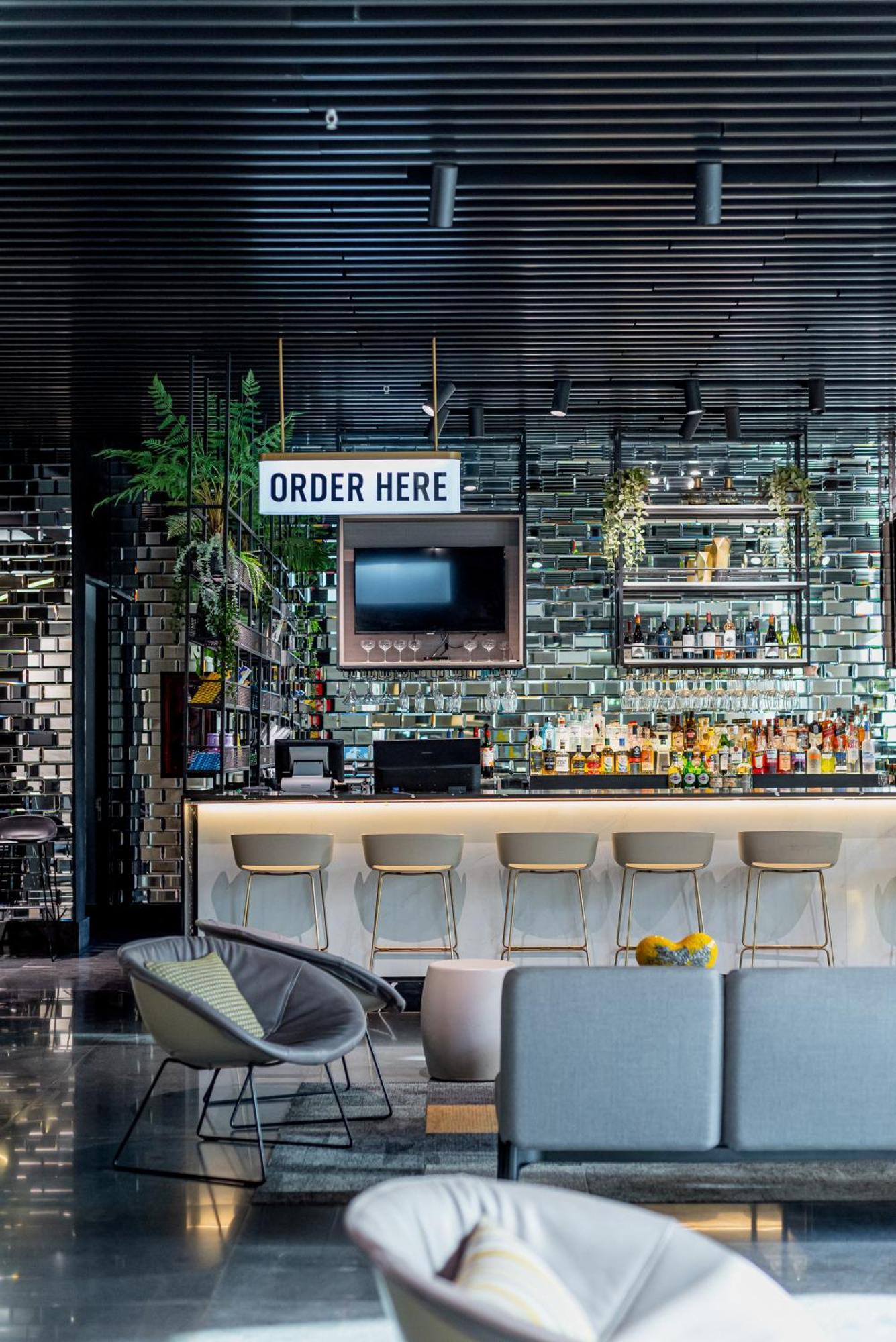 Hotel Ola Providencia, Tapestry Collection By Hilton Santiago