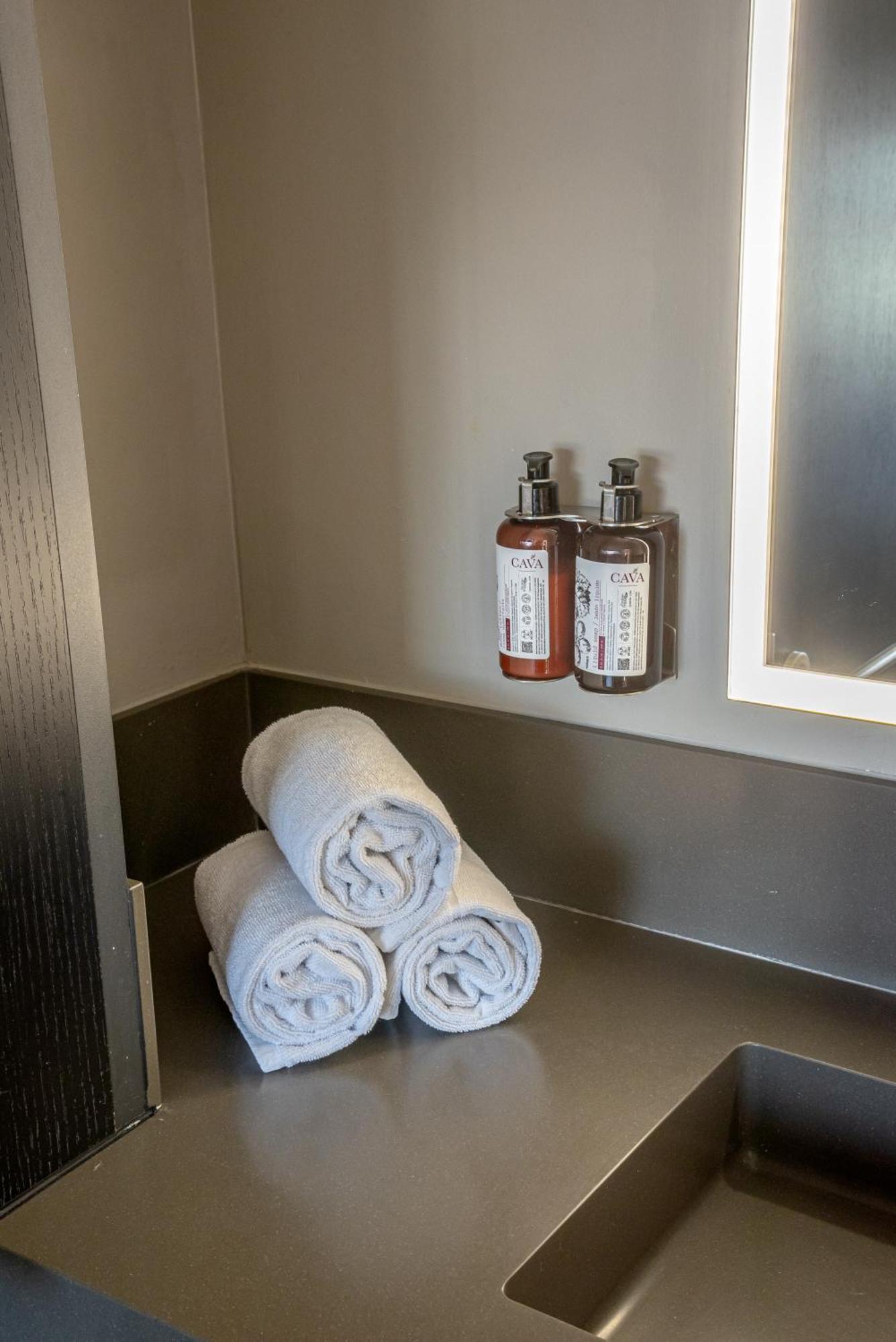 Hotel Ola Providencia, Tapestry Collection By Hilton Santiago