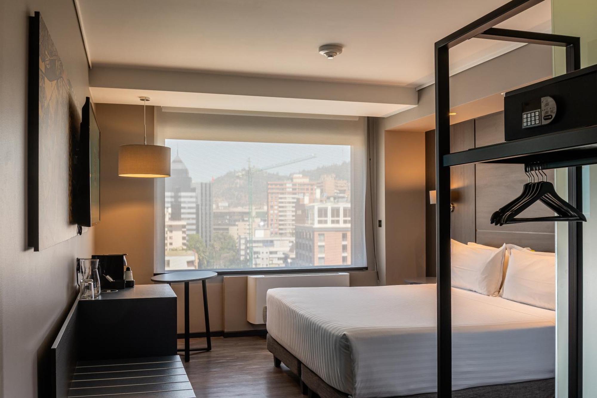Ola Providencia, Tapestry Collection By Hilton 4* Santiago
