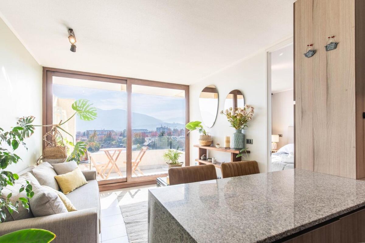 Apartment For 2 With Terrace And Parking In Condes Santiago