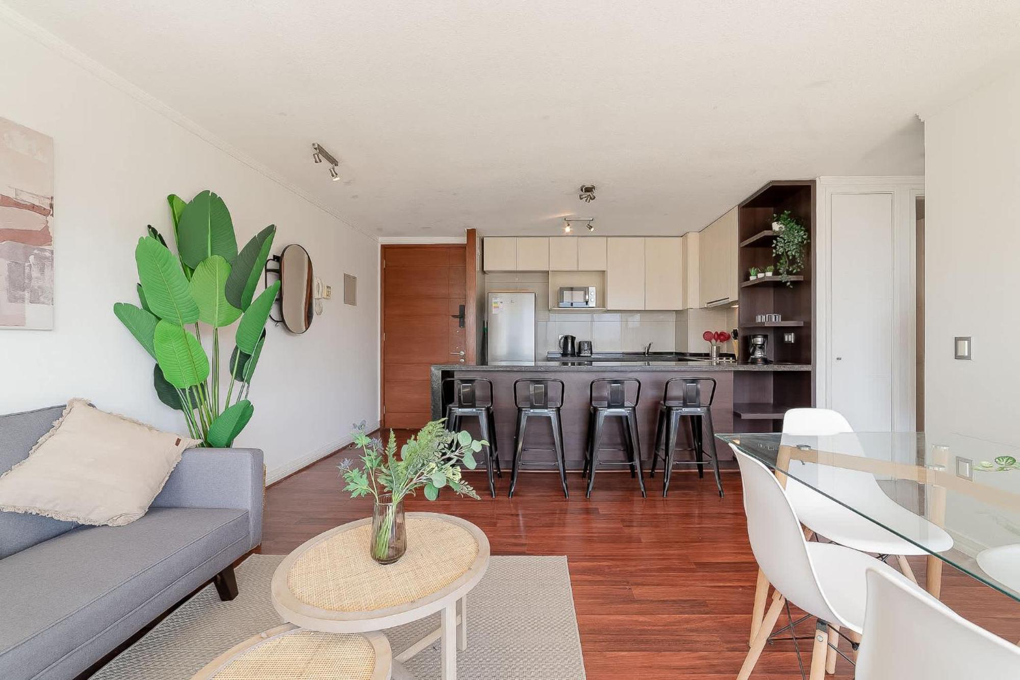 Stylish 2br In Condes Walk To Mall & Park *